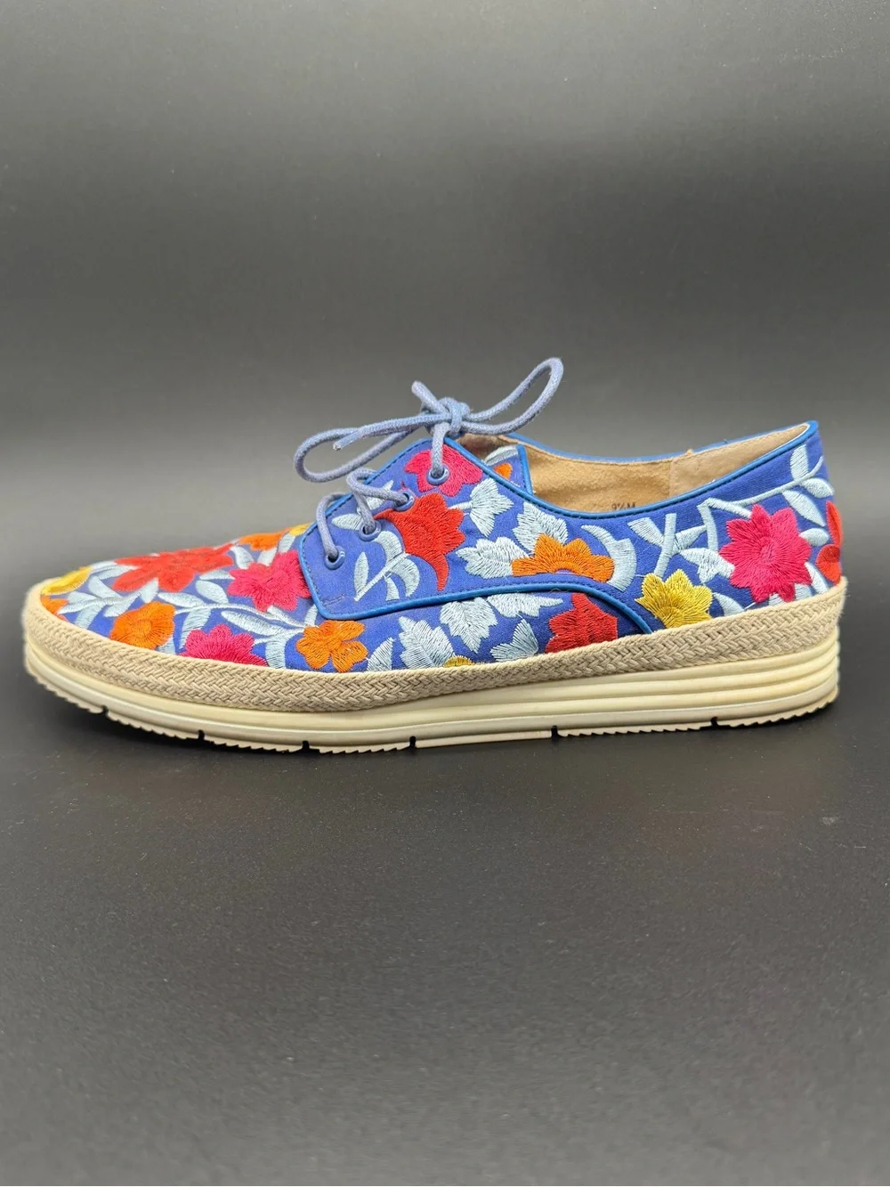 Vaneli Sport Floral Embroidered Sneakers Espadrille Boho Size 9.5 M